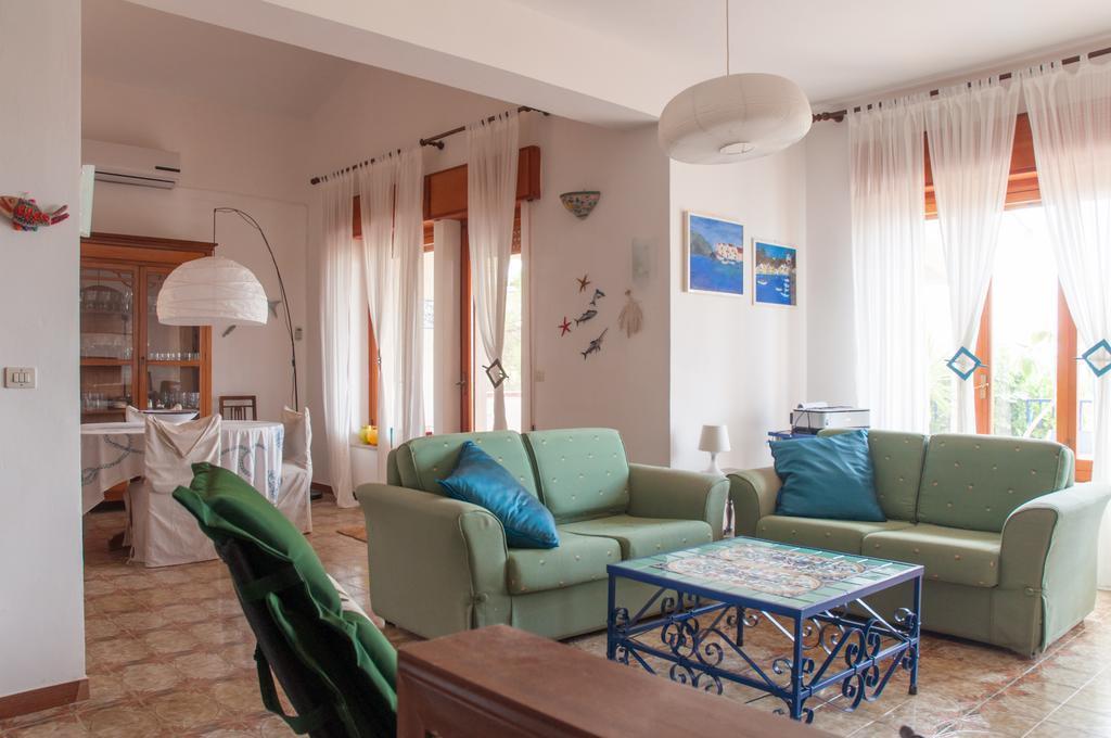 Holiday Home Cala Bianca กัสเตลลัมมาเร เดล โกลโฟ ภายนอก รูปภาพ